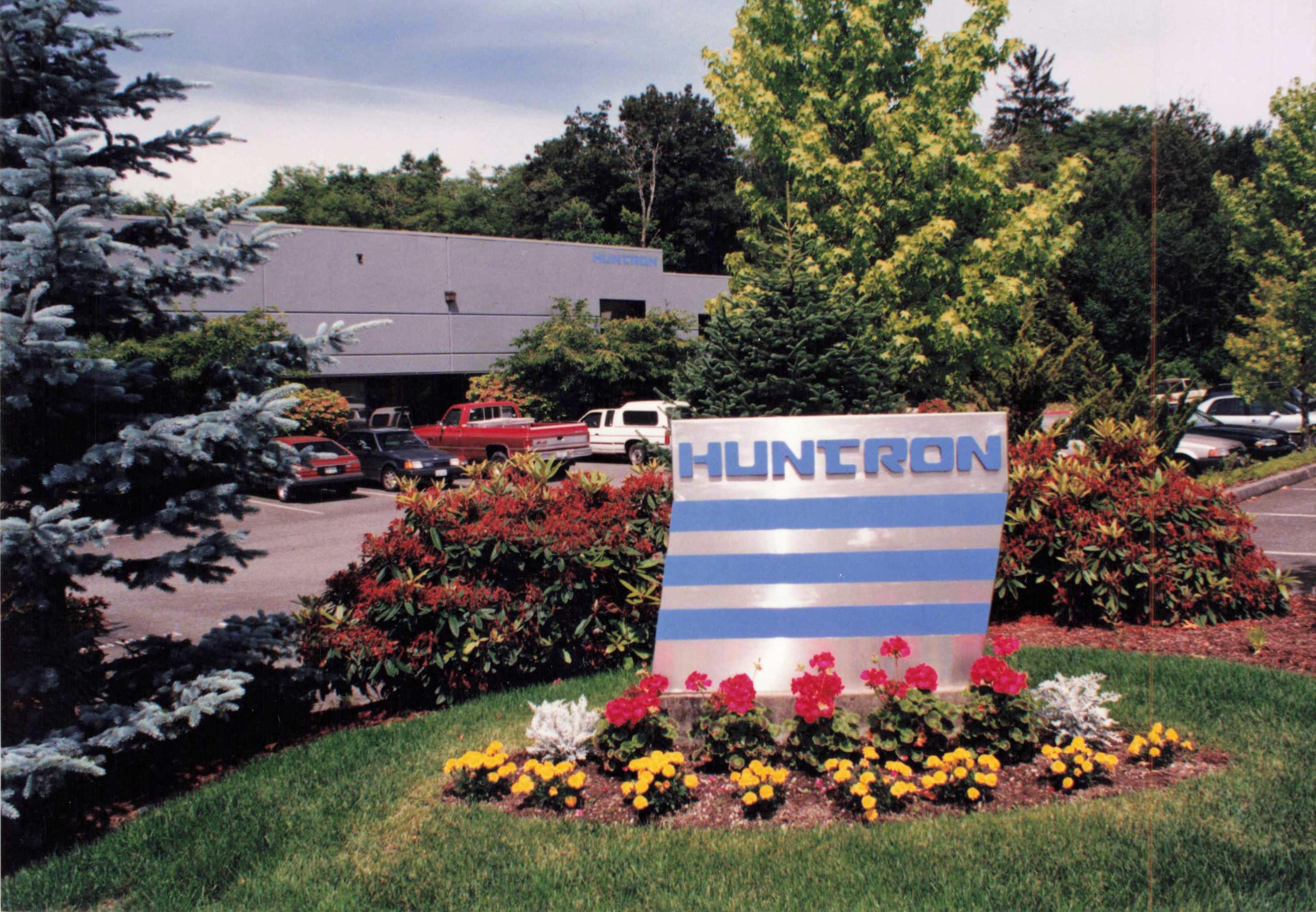 Huntron 1986